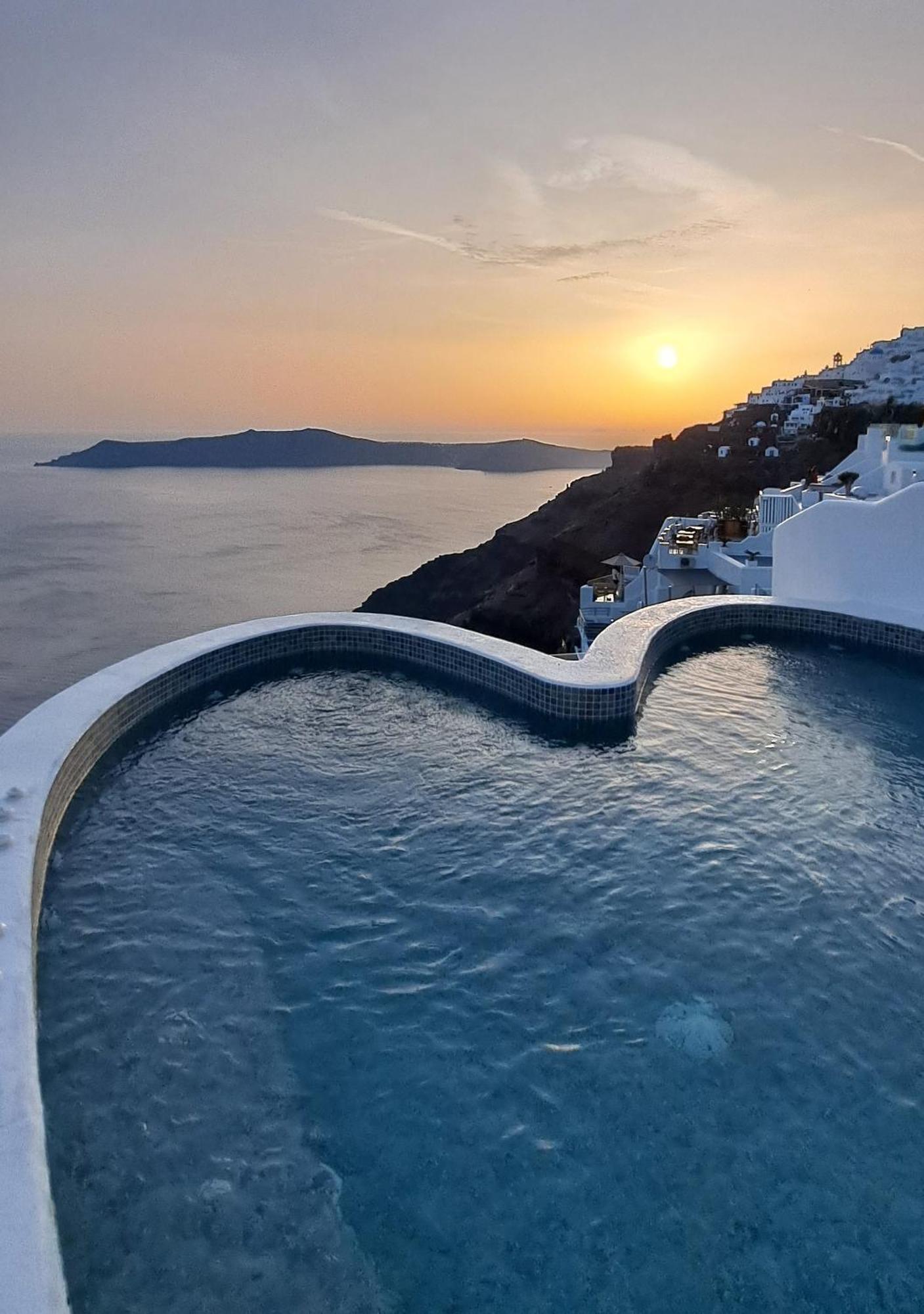 Pegasus Suites & Spa Imerovigli  Bagian luar foto